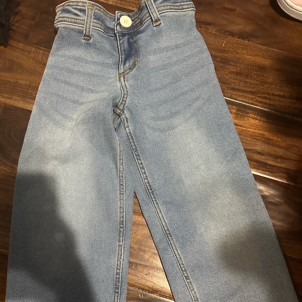 Kids size 6 mom jeans